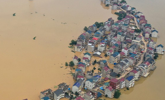 Trung Quốc phá huỷ một con đập để giảm áp lực mưa lũ